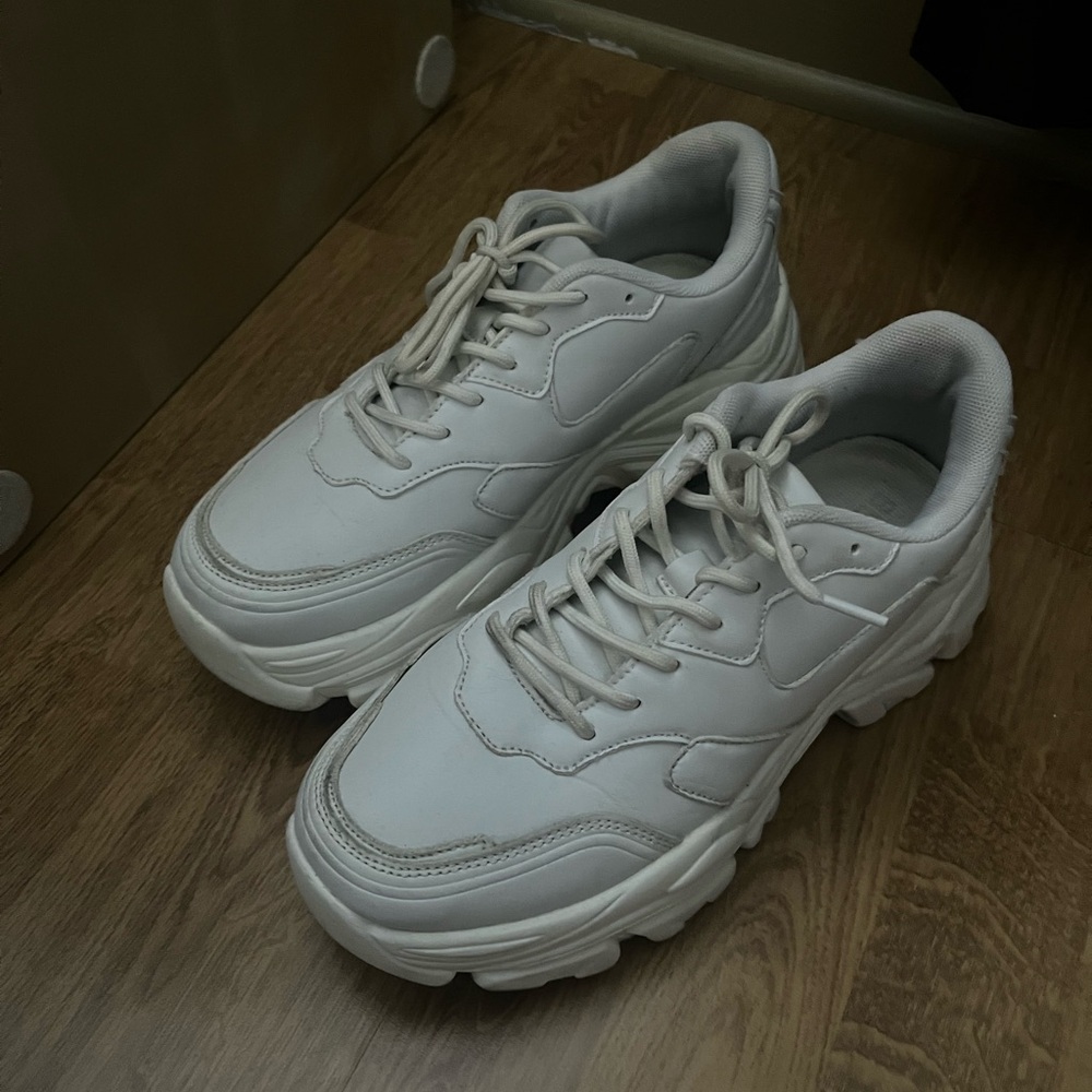 Platform sneakers